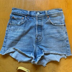 Levi’s Premium Women’s Size 26 Ribcage Shorts Big E High Rise Denim Y2k Button